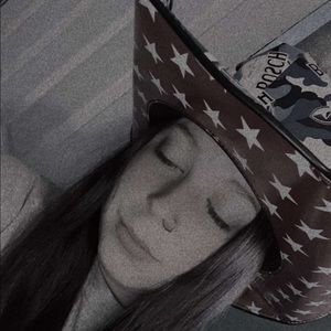 Meet your Posher, Cadance